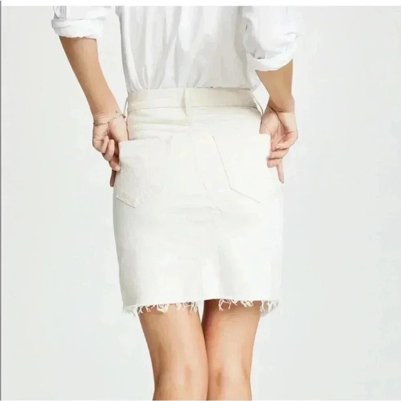 MOTHER the tomcat slide mini fray denim skirt in Dyed Natural Off White - Picture 11 of 13